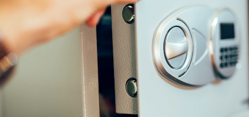 Fingerprint Safe Openers in Charter Oak, CA