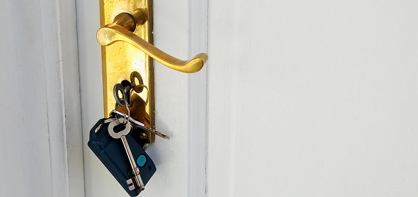 Broken Door Key Extraction in Charter Oak, CA